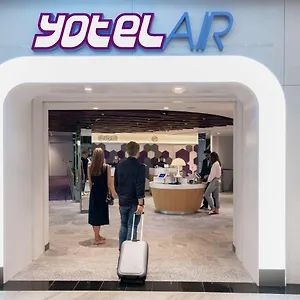 Yotelair Changi Airport Landside Singapura